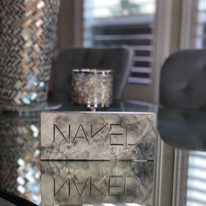 Urban Decay Naked Smoky Palette